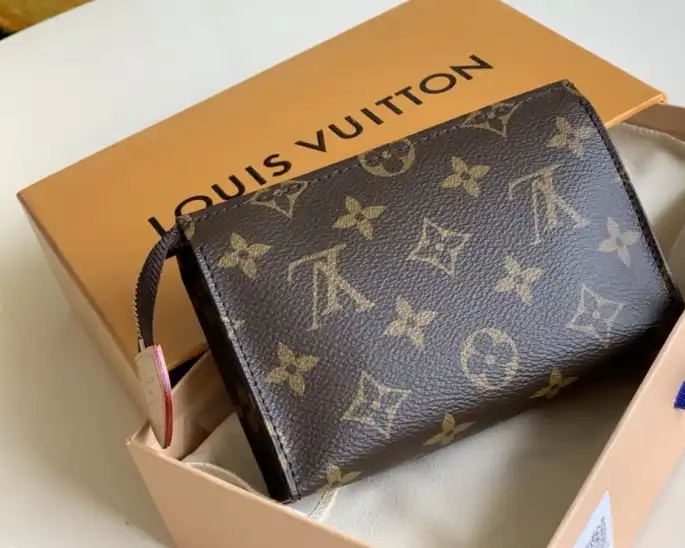 LV Wallets 4206A-5947