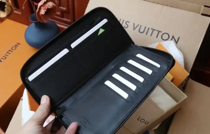 LV Wallets 4206A-6239