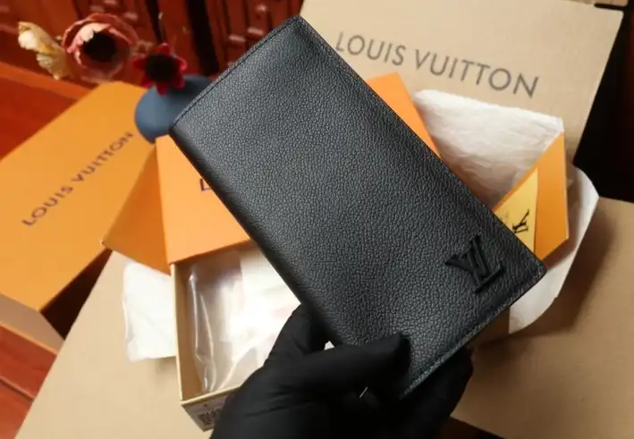 LV Wallets 4206A-6240