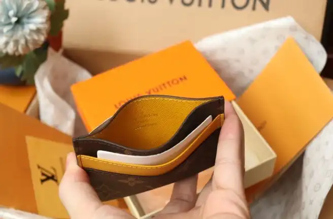 LV Wallets 4206A-6245