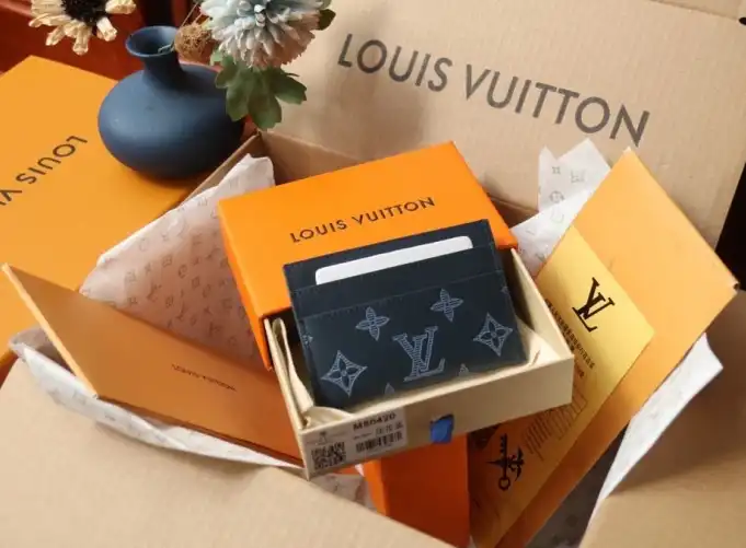 LV Wallets 4206A-6246