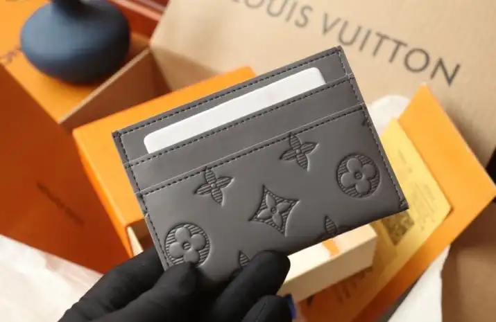 LV Wallets 4206A-6247
