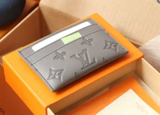 LV Wallets 4206A-6247