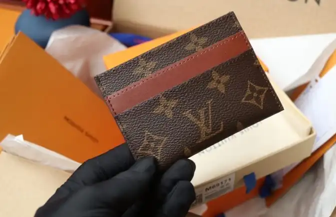 LV Wallets 4206A-6252