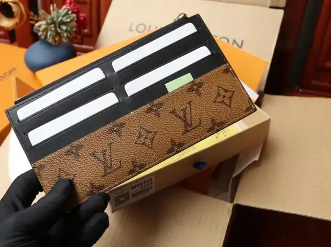 LV Wallets 4206A-6253