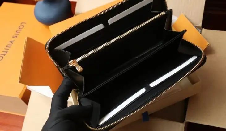 LV Wallets 4206A-6254