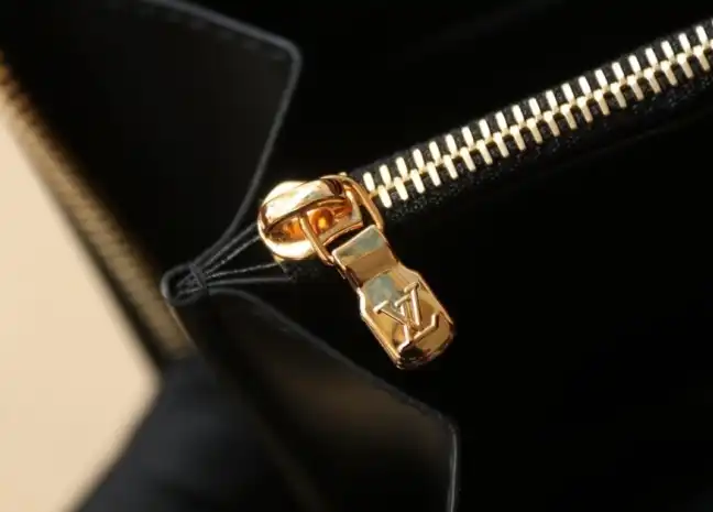 LV Wallets 4206A-6254