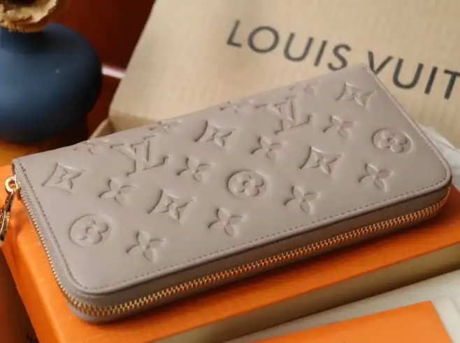 LV Wallets 4206A-6255