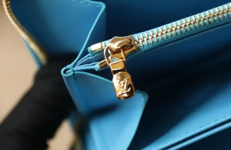 LV Wallets 4206A-6256