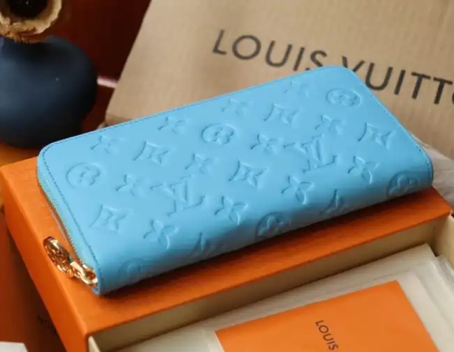 LV Wallets 4206A-6256
