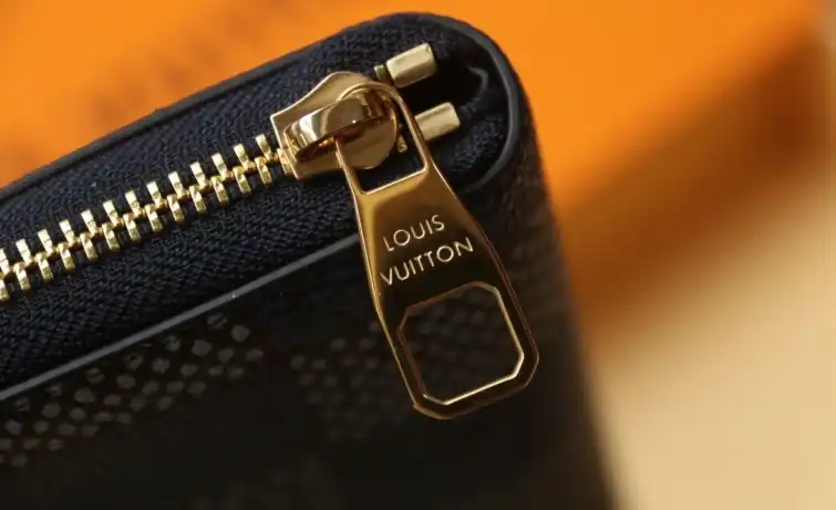 LV Wallets 4206A-6257