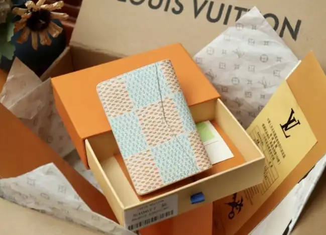 LV Wallets 4206A-6262