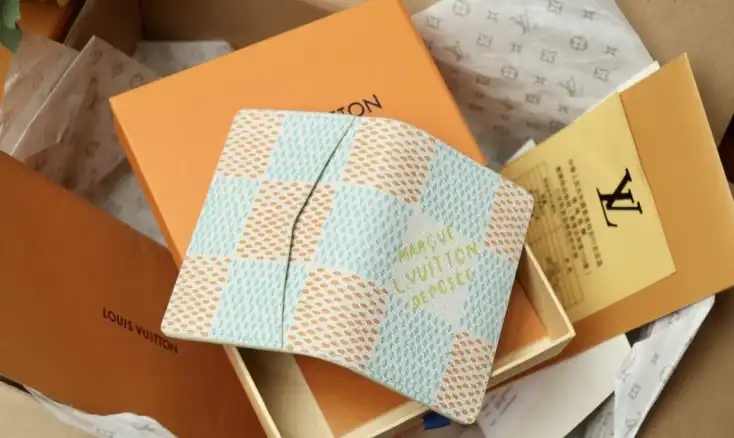 LV Wallets 4206A-6262