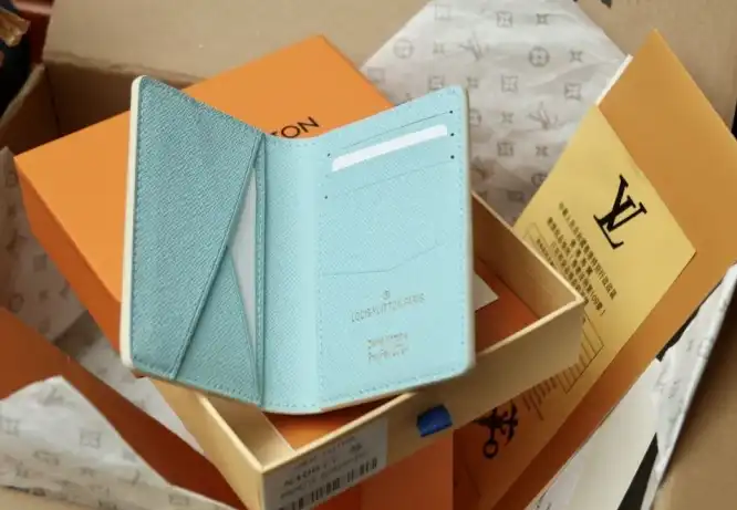 LV Wallets 4206A-6262