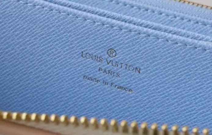 LV Wallets 4206A-6271