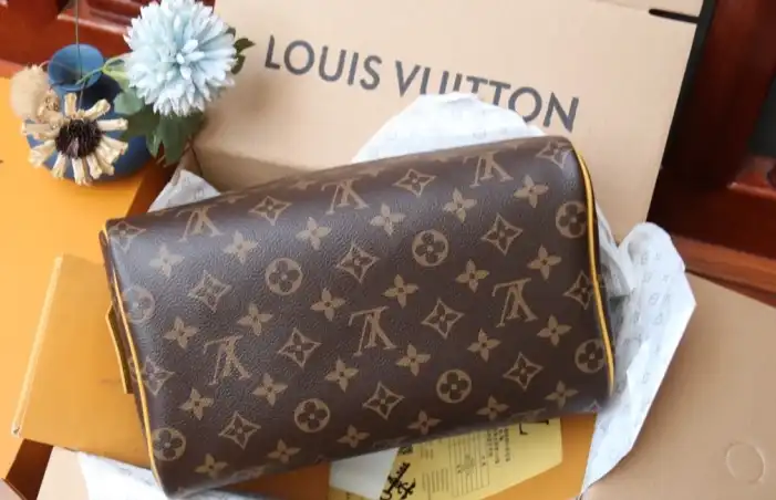 LV Cosmetic Bags 4206A-6281