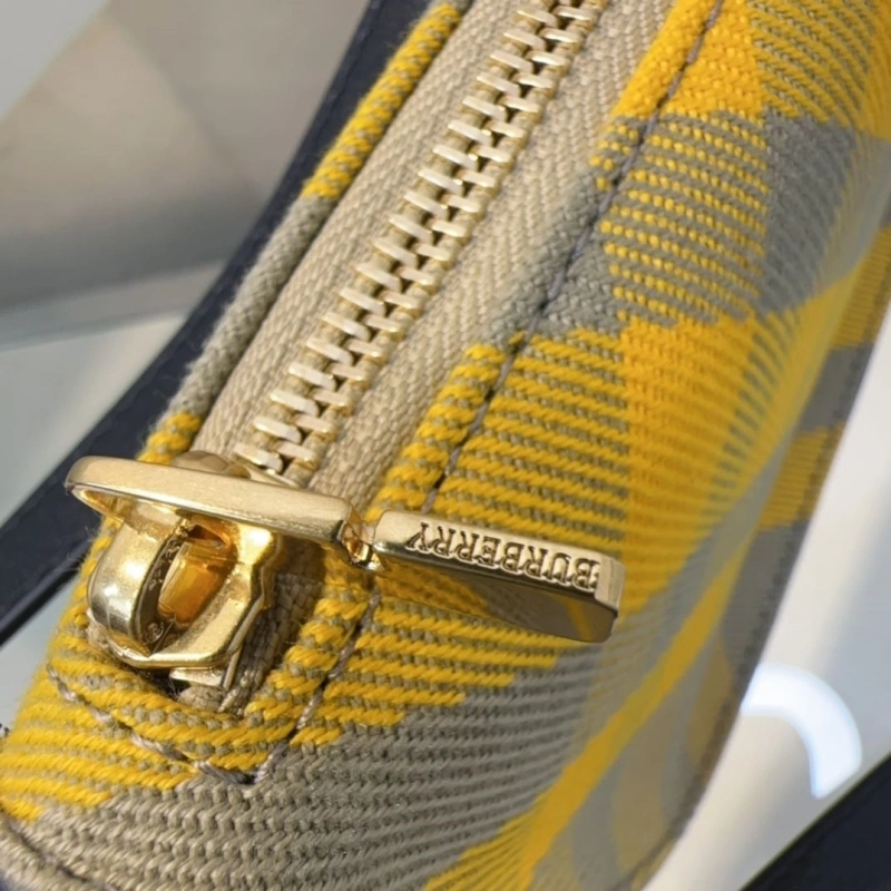 Burberry Top Handle Bags 4211D-0024