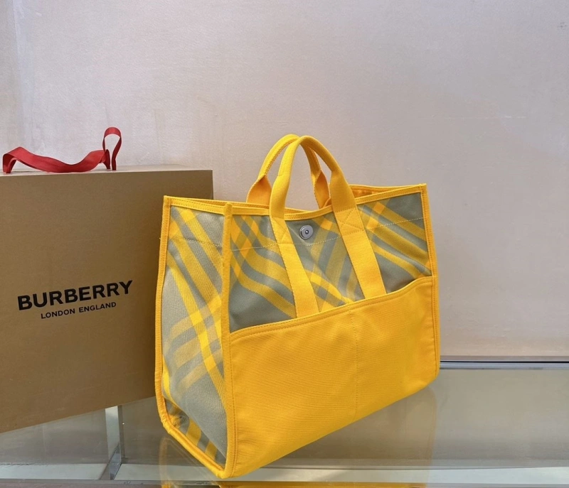 Burberry Shopping Bags 4211D-0037