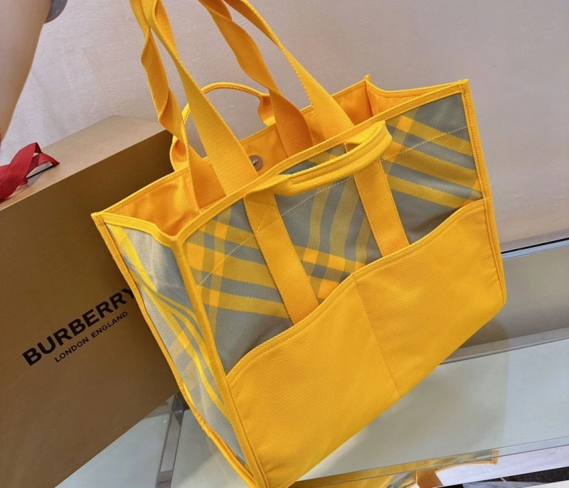 Burberry Shopping Bags 4211D-0037