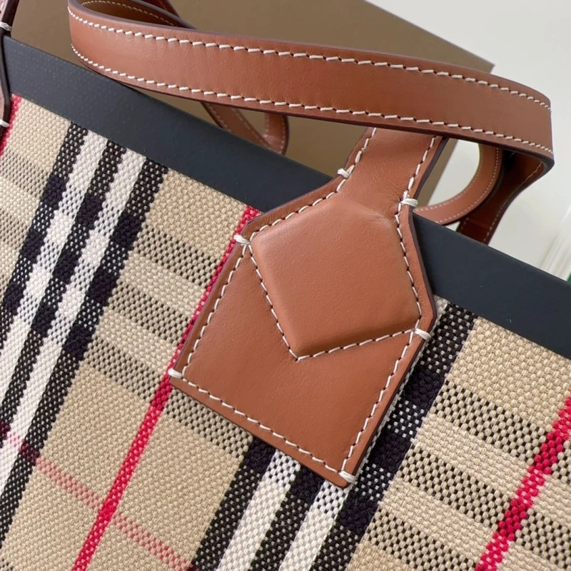 Burberry Shopping Bags 4211D-0065