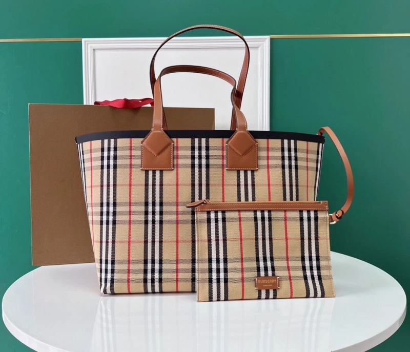 Burberry Shopping Bags 4211D-0066