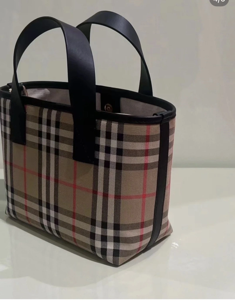 Burberry Shopping Bags 4211D-0077