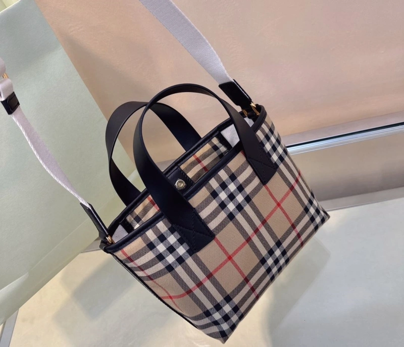 Burberry Shopping Bags 4211D-0091