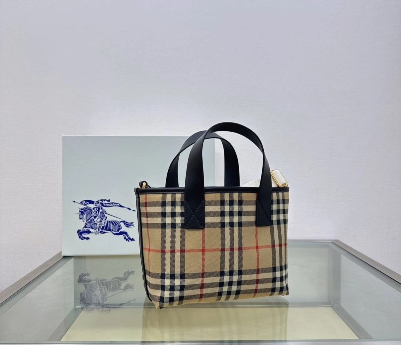 Burberry Shopping Bags 4211D-0092