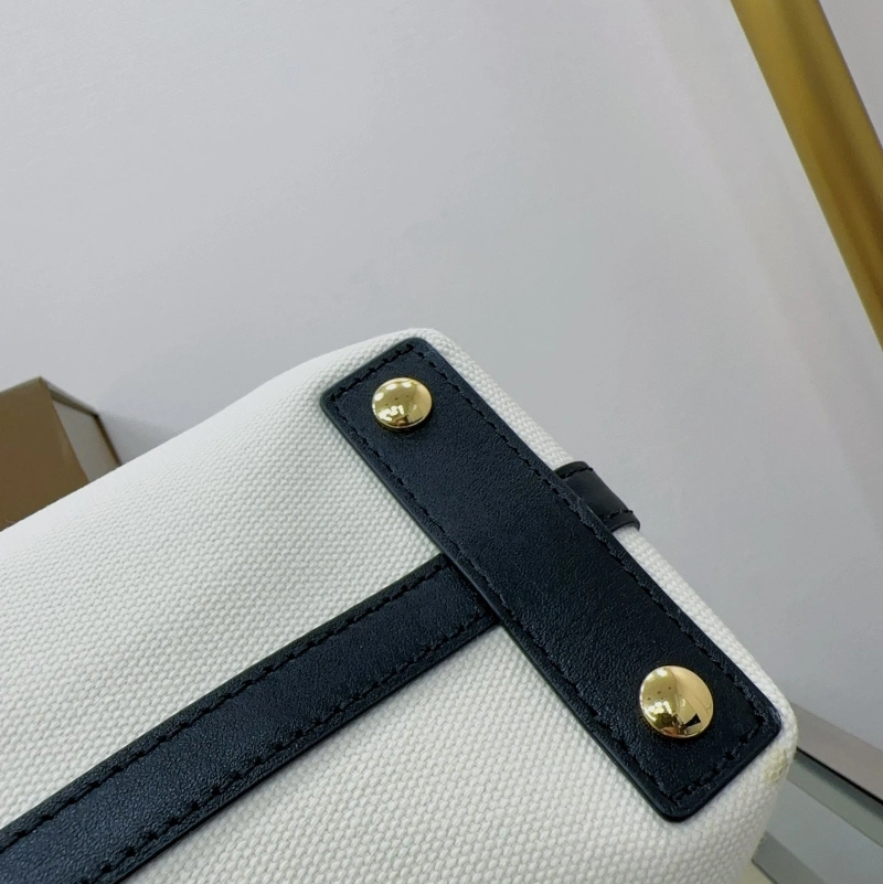 Burberry Shopping Bags 4211D-0211