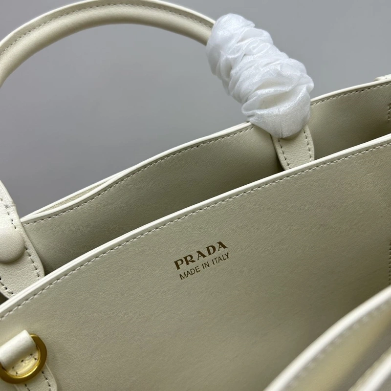 Prada Shopping Bags 4213-0151