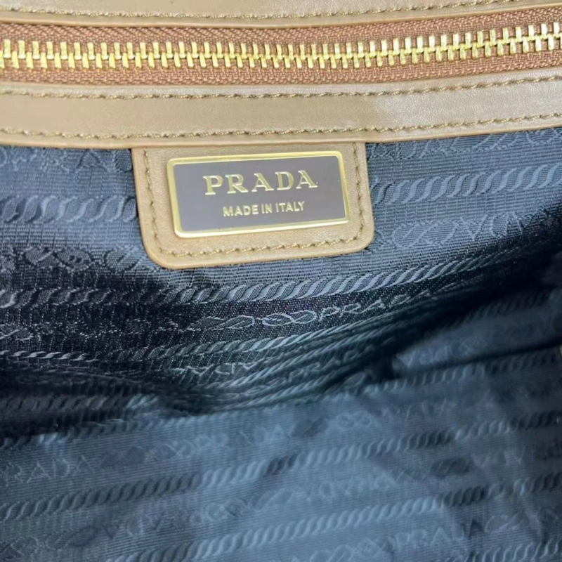 Prada Top Handle Bags 4213A-0028