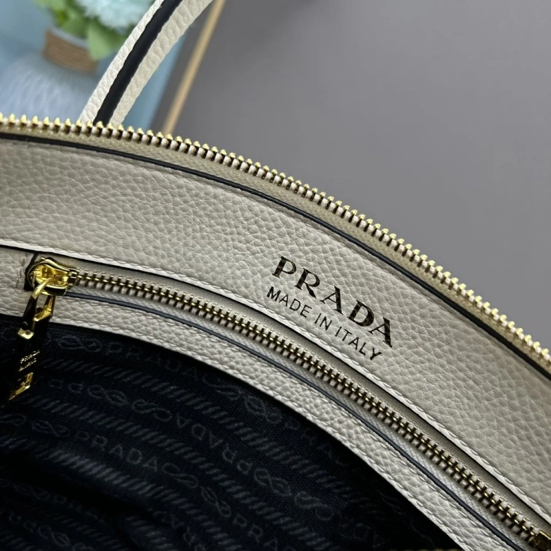 Prada Top Handle Bags 4213A-0195