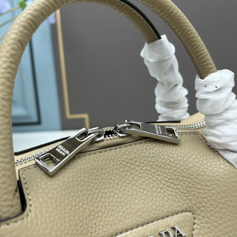 Prada Top Handle Bags 4213A-0260