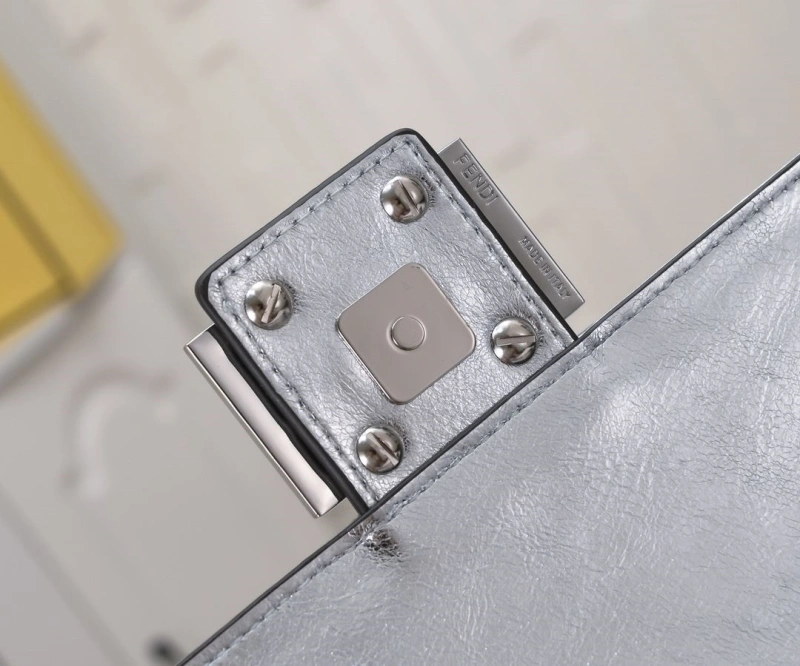 Fendi Satchel Bags 4220-0028