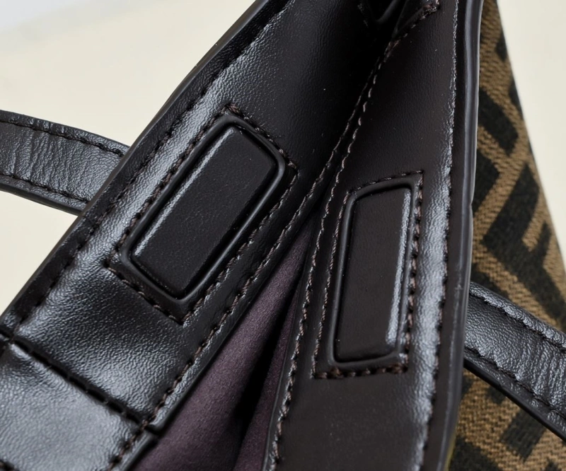 Fendi Top Handle Bags 4220-0051