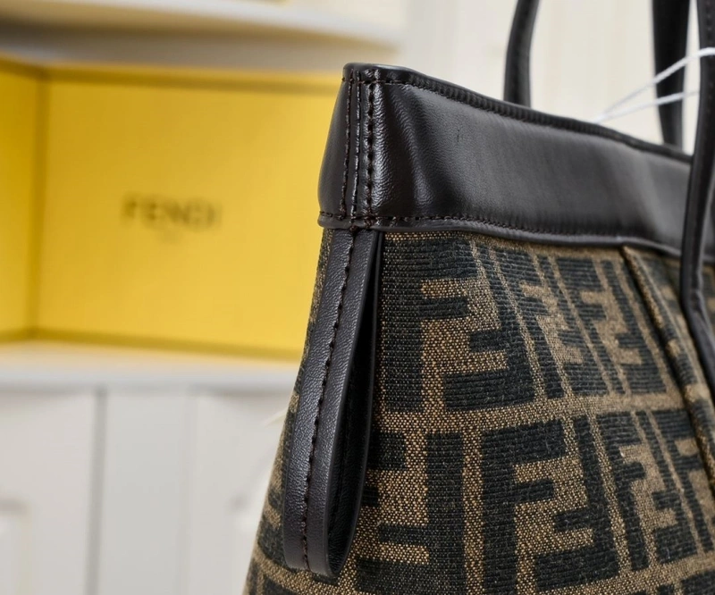 Fendi Shopping Bags 4220-0052
