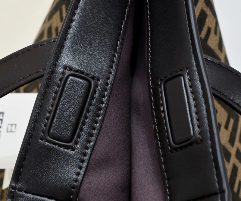 Fendi Shopping Bags 4220-0052