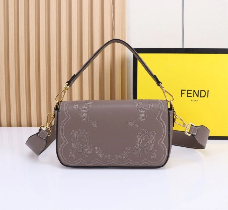 Fendi Top Handle Bags 4220-0093