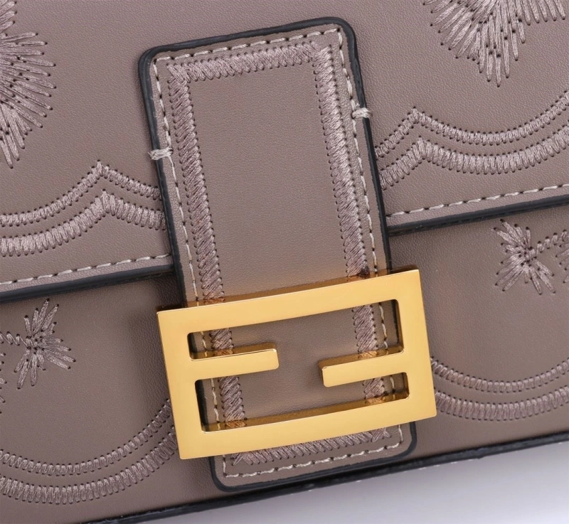 Fendi Top Handle Bags 4220-0093