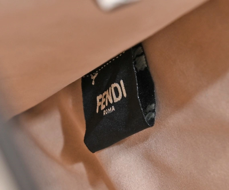 Fendi Shopping Bags 4220-0226