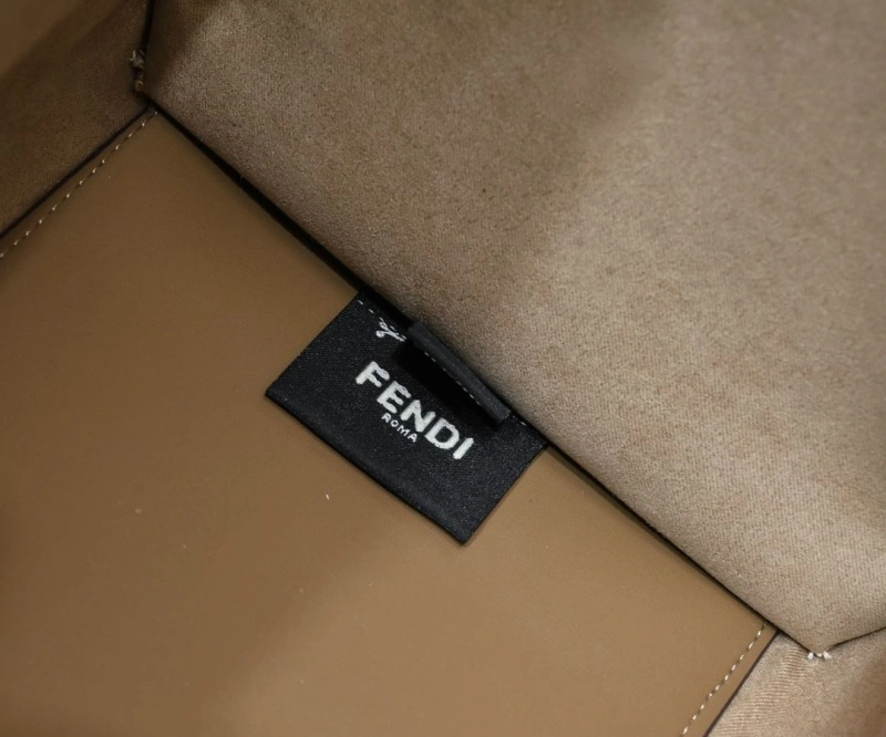 Fendi Shopping Bags 4220-0228