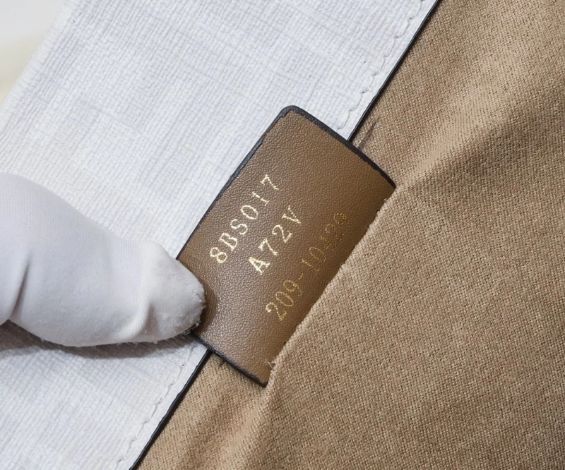 Fendi Shopping Bags 4220-0228