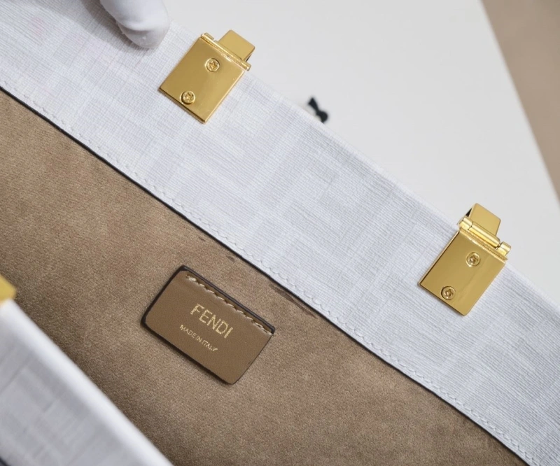 Fendi Shopping Bags 4220-0228