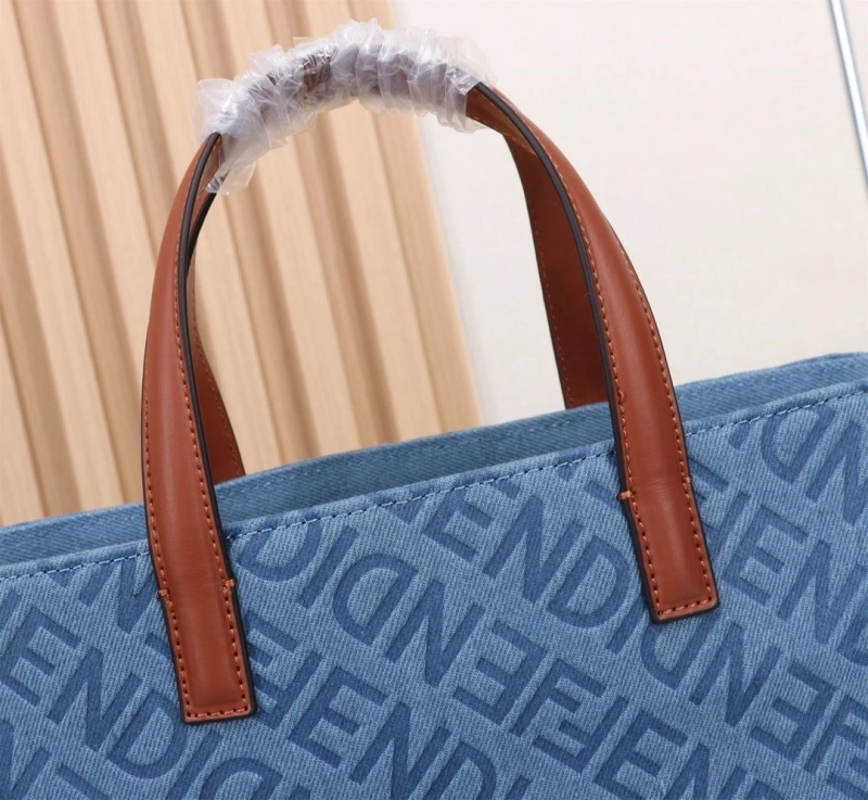 Fendi Shopping Bags 4220-0241