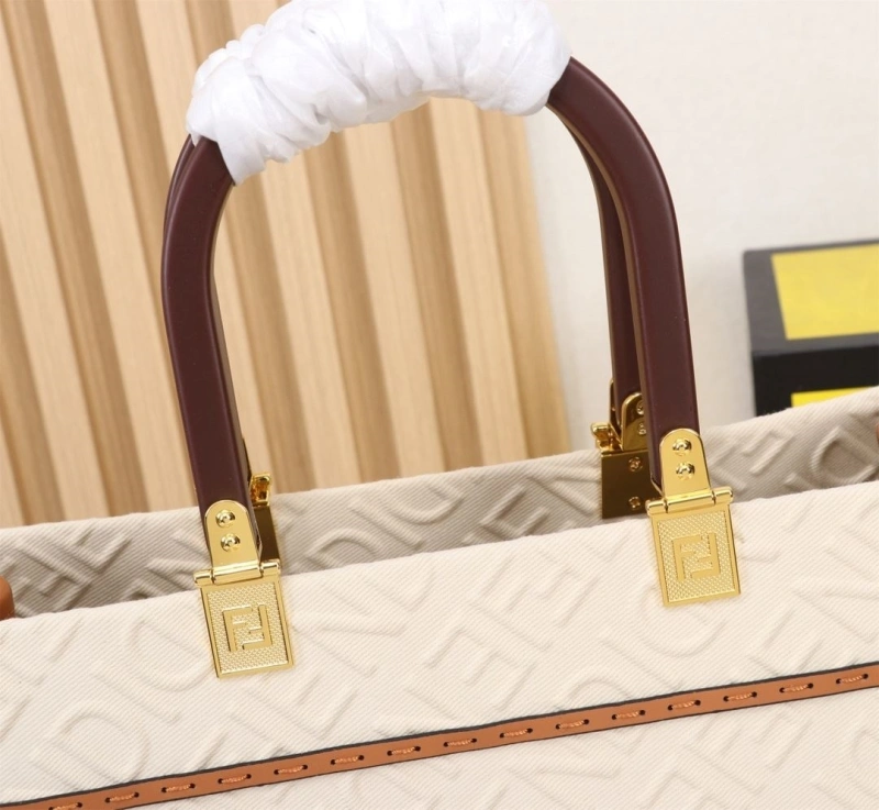 Fendi Shopping Bags 4220-0251