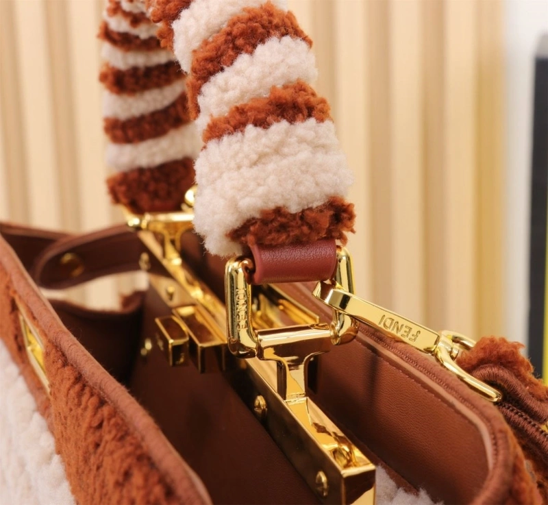 Fendi Shopping Bags 4220-0258