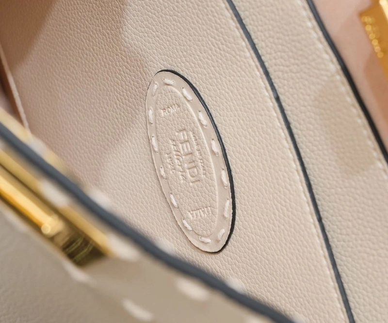 Fendi Shopping Bags 4220-0263