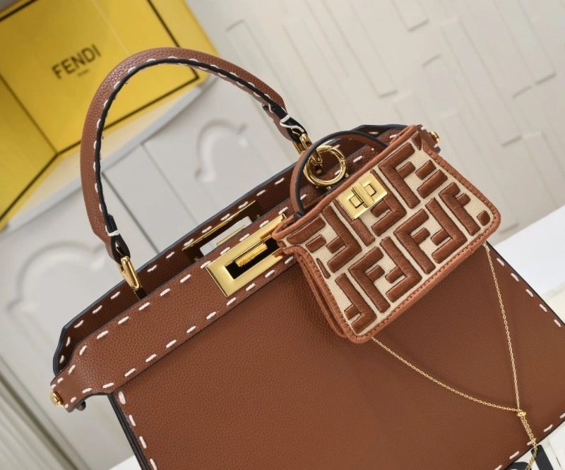 Fendi Shopping Bags 4220-0265