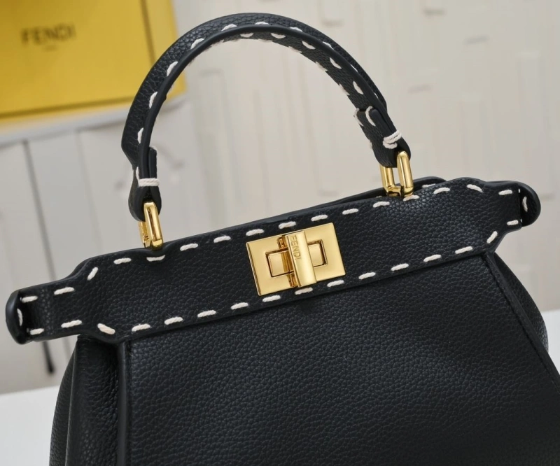 Fendi Shopping Bags 4220-0268