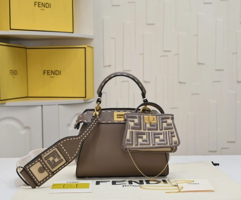 Fendi Shopping Bags 4220-0269